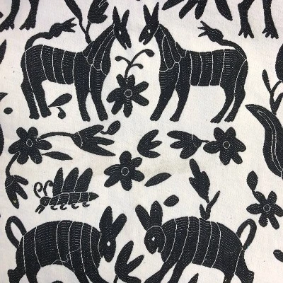 Bench in Pinata Tuxedo Black/White - Skyline Furniture 6 Bench in Pinata Tuxedo Black/White - Skyline Furniture – Image 4